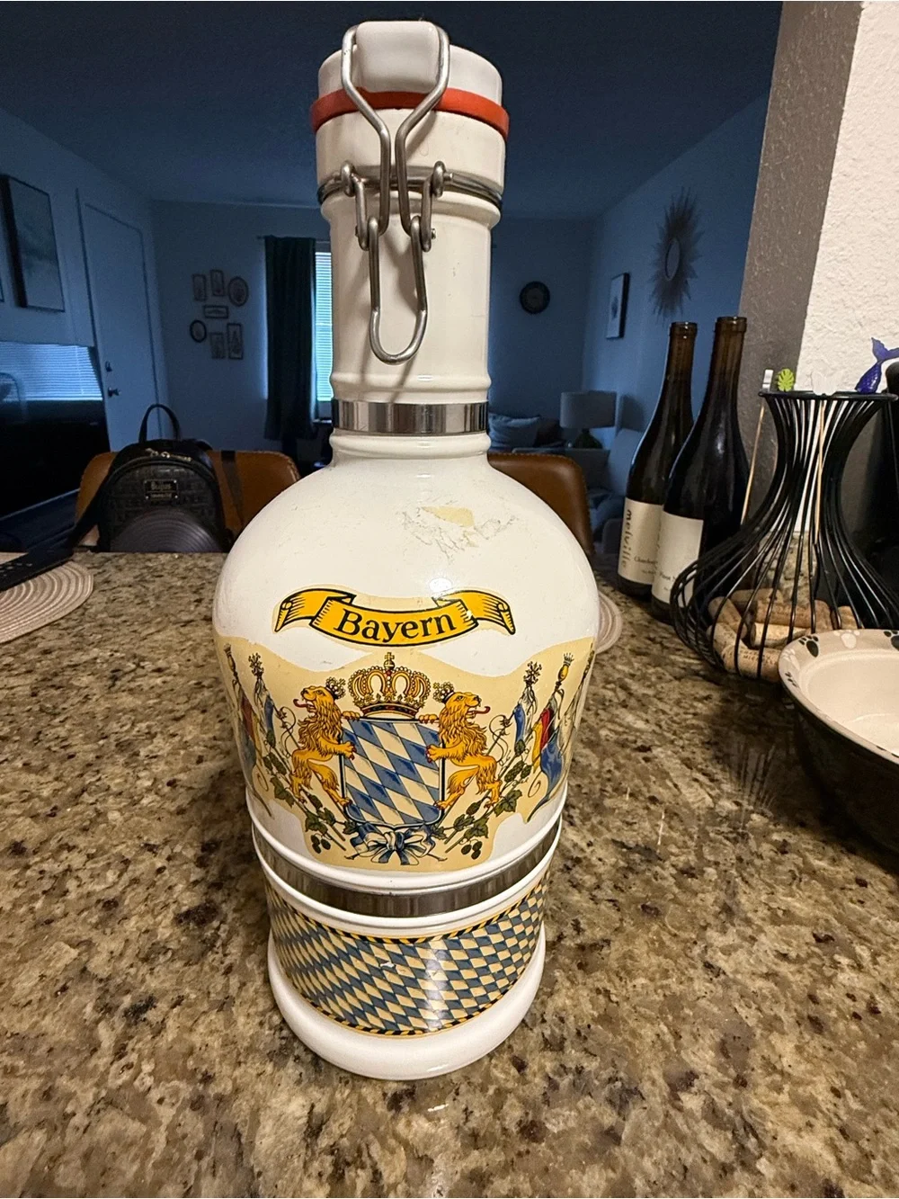 Vintage Der Krug der Bayern 2L Ceramic Beer Growler Swing Top Jug